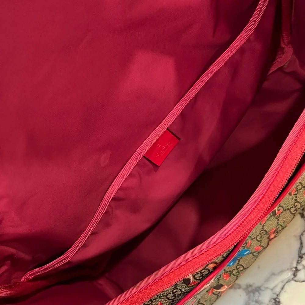 Gucci Kids Bag with Pink and Blue Accents - Picture 4 of 6